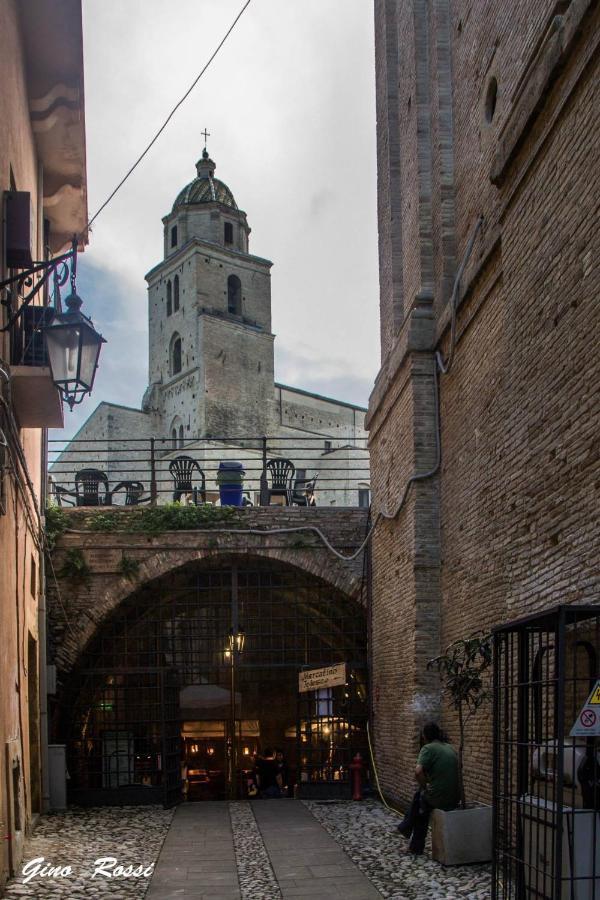 B&B Sotto La Torre Lanciano Luaran gambar